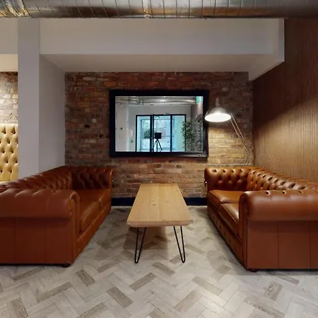Private Bedrooms At Penworks House Near Centre