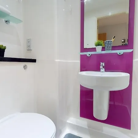 Private Bedrooms At Penworks House Near Centre * Birmingham