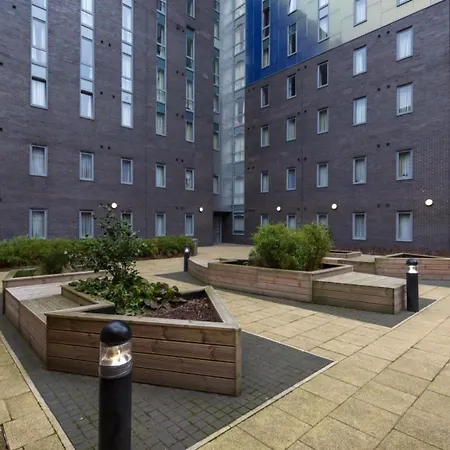Private Bedrooms At Penworks House Near Centre *