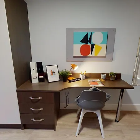 Private Bedrooms At Penworks House Near Centre Apartament Birmingham