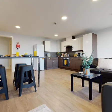 Apartament Private Bedrooms At Penworks House Near Centre